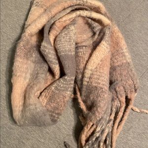 Large boutique scarf